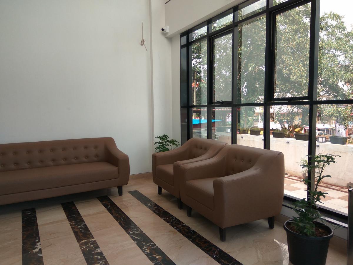 Manasi Inn Satara Exterior foto